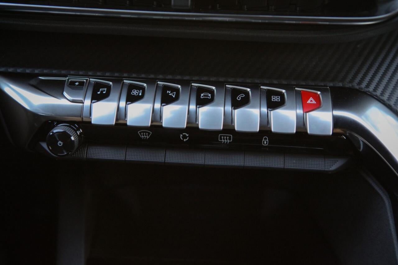 Peugeot 3008 Hybrid | BTW | 180 PK | Adaptieve Cruise Control | Navigatie |