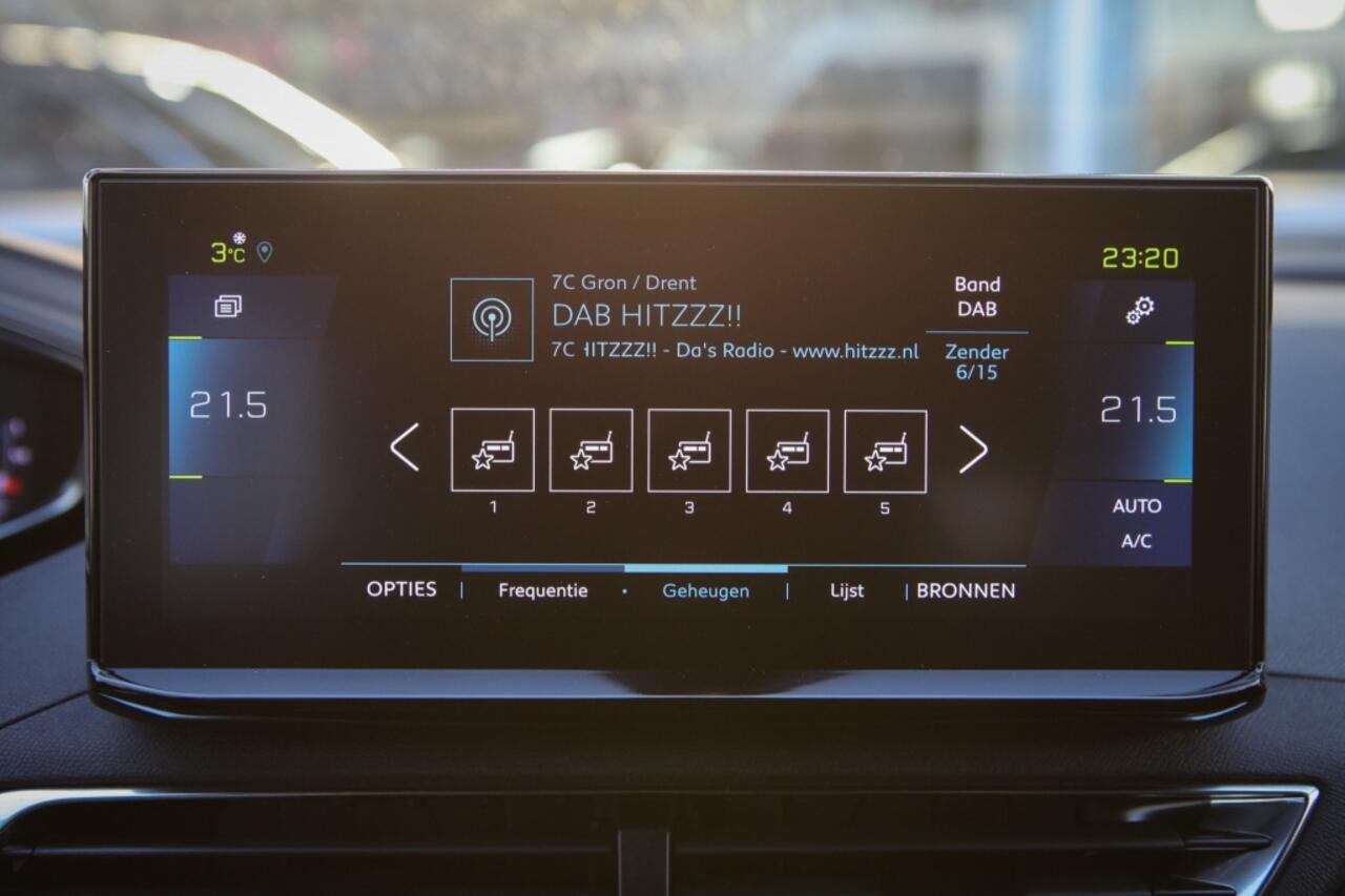 Peugeot 3008 Hybrid | BTW | 180 PK | Adaptieve Cruise Control | Navigatie |