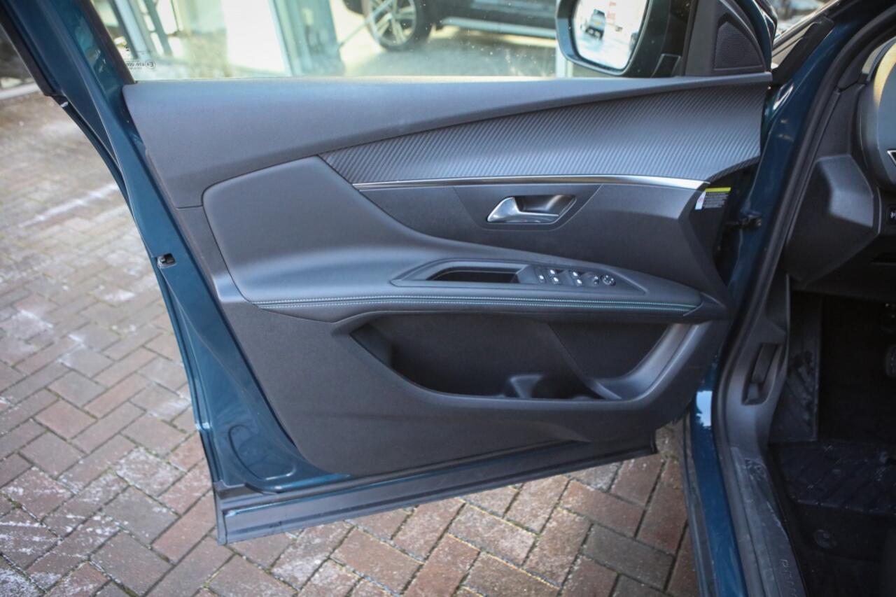 Peugeot 3008 Hybrid | BTW | 180 PK | Adaptieve Cruise Control | Navigatie |