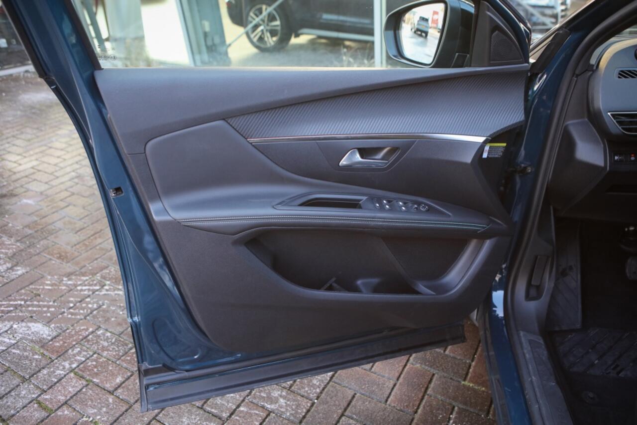 Peugeot 3008 Hybrid | 180 PK | Adaptieve Cruise Control | Navigatie |