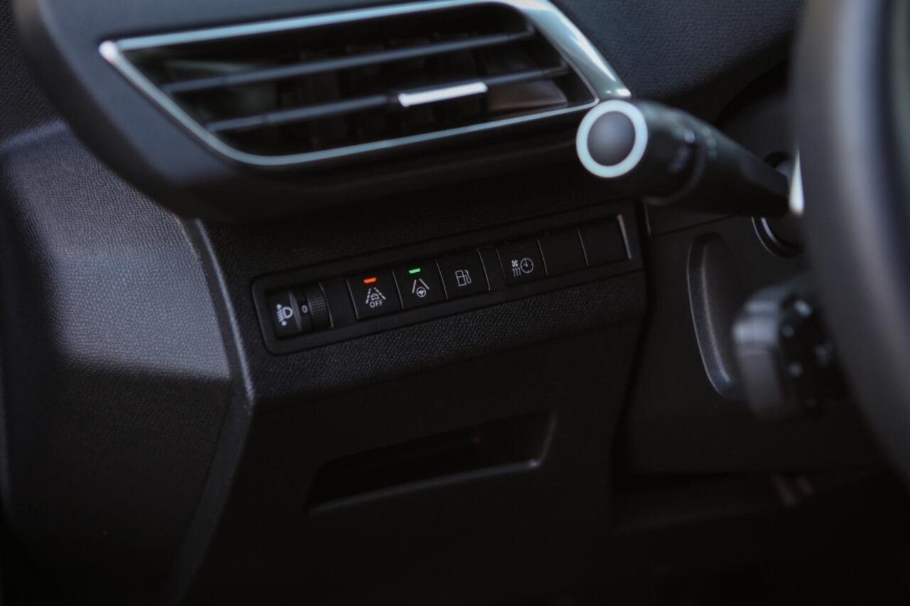 Peugeot 3008 Hybrid | 180 PK | Adaptieve Cruise Control | Navigatie |