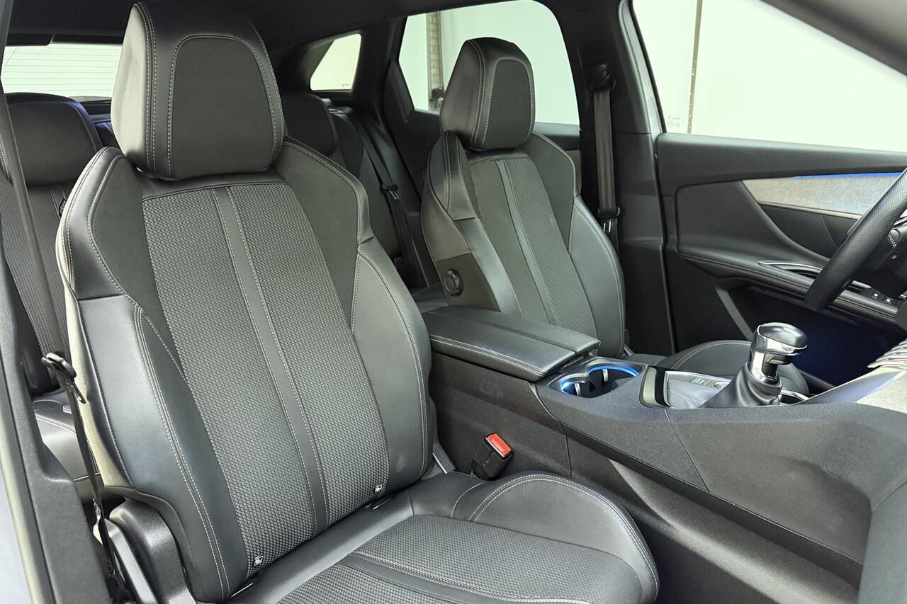 Peugeot 3008 1.2T 130pk GT | Achteruitrijcamera | Parkeersensoren V+A | Cruise & Climate control | Navi | Apple Carplay / Android Auto