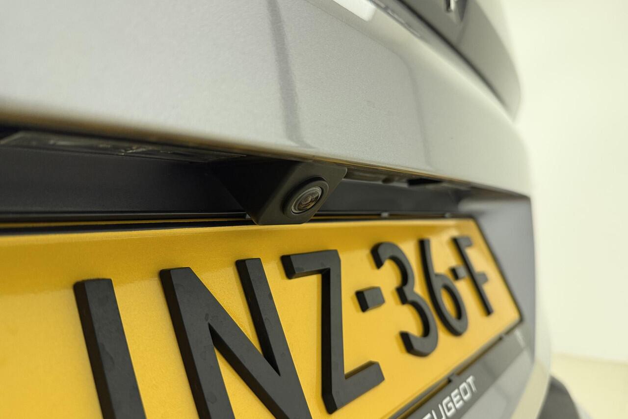 Peugeot 3008 1.2T 130pk GT | Achteruitrijcamera | Parkeersensoren V+A | Cruise & Climate control | Navi | Apple Carplay / Android Auto