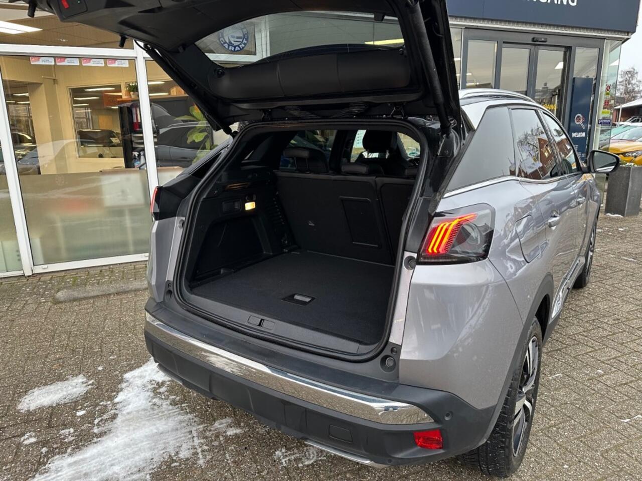 Peugeot 3008 1.2 HYBRID 136 GT