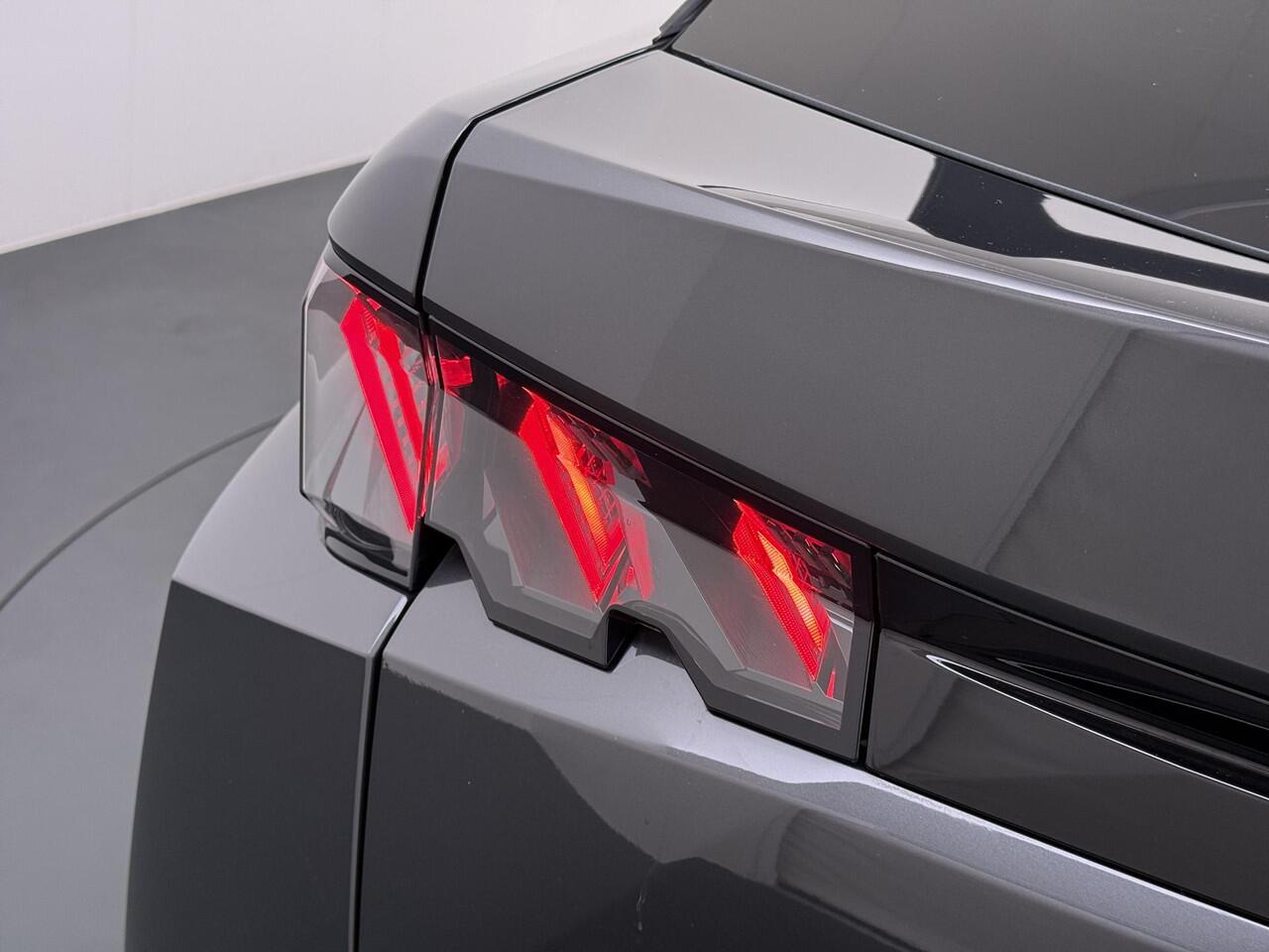 Peugeot 3008 E GT Avantage 210 73 kWh SOH 95% WARMTEPOMP | DODE HOEKCENSOR | DEALER ONDERHOUDEN | BTW VERREKENBAAR | RIJKLAARPRIJS incl. 12mnd BOVAG | 100% ongeval verleden vrij.