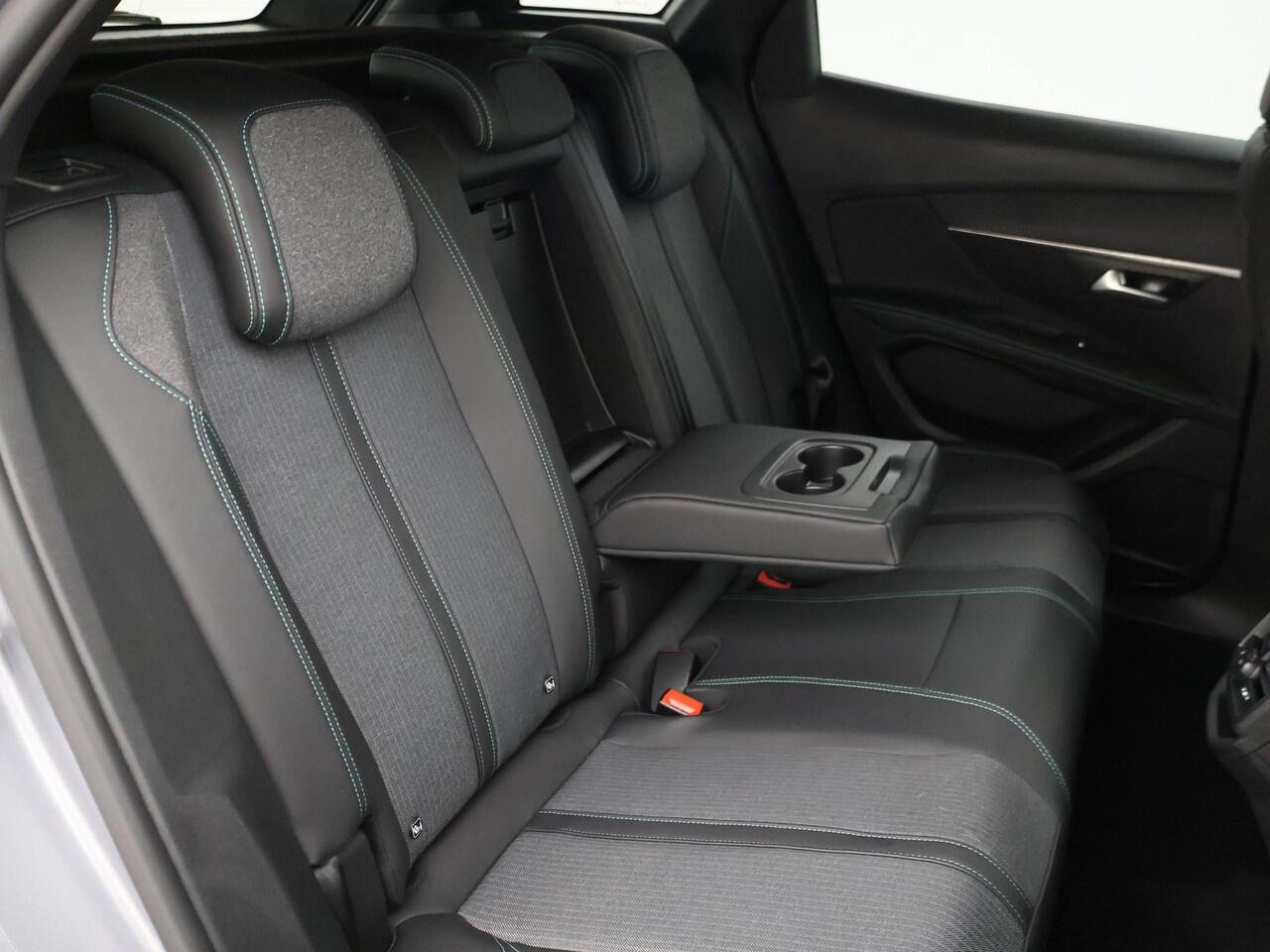 Peugeot 3008 1.6 HYbrid 225 PK PHEV ALLURE PACK + 19 INCH | ADAPTIVE CRUISE | CAMERA | NAVIGATIE | CARPLAY