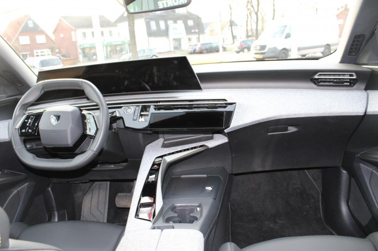 Peugeot 3008 1.2 Hyb 136 Allure