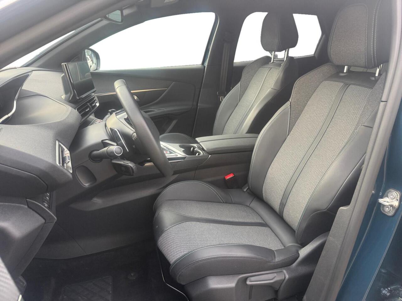 Peugeot 3008 1.6 HYbrid 225 Active Pack Business | Automaat | Camera | Apple Carplay/Android Auto | Full Led | DAB | Keyless | Parkeersensoren