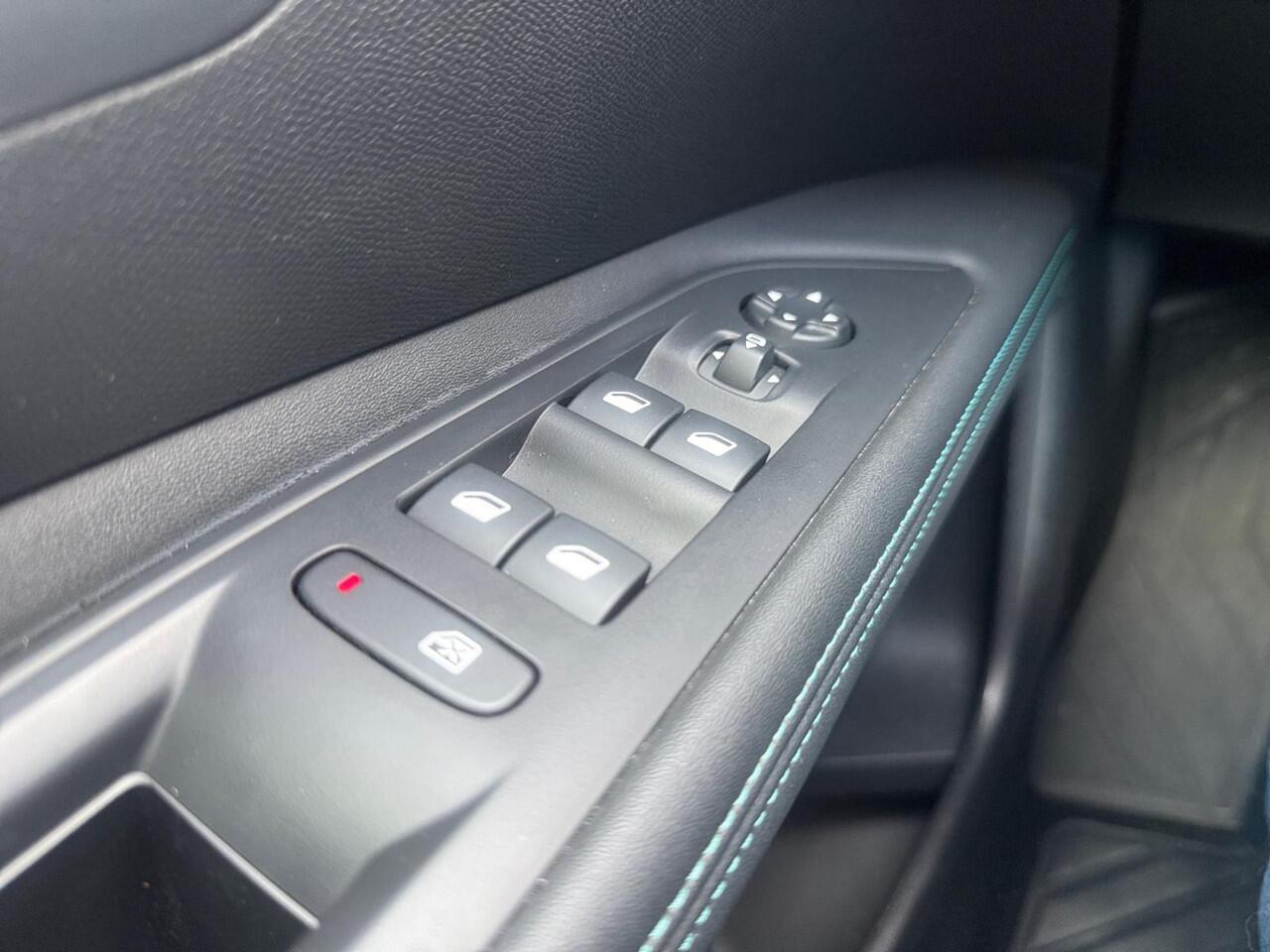 Peugeot 3008 1.6 HYbrid 225 Active Pack Business | Automaat | Camera | Apple Carplay/Android Auto | Full Led | DAB | Keyless | Parkeersensoren