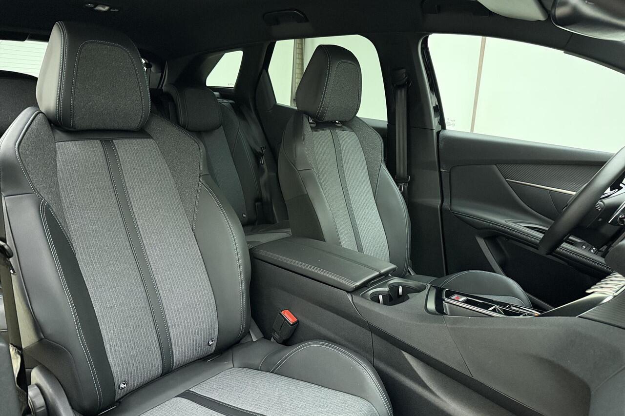 Peugeot 3008 1.6 HYbrid 180 Allure Pack Business | 19 inch | Automaat | Achteruitrijcamera | Apple carplay | Electronic climate controle | navigatiesysteem