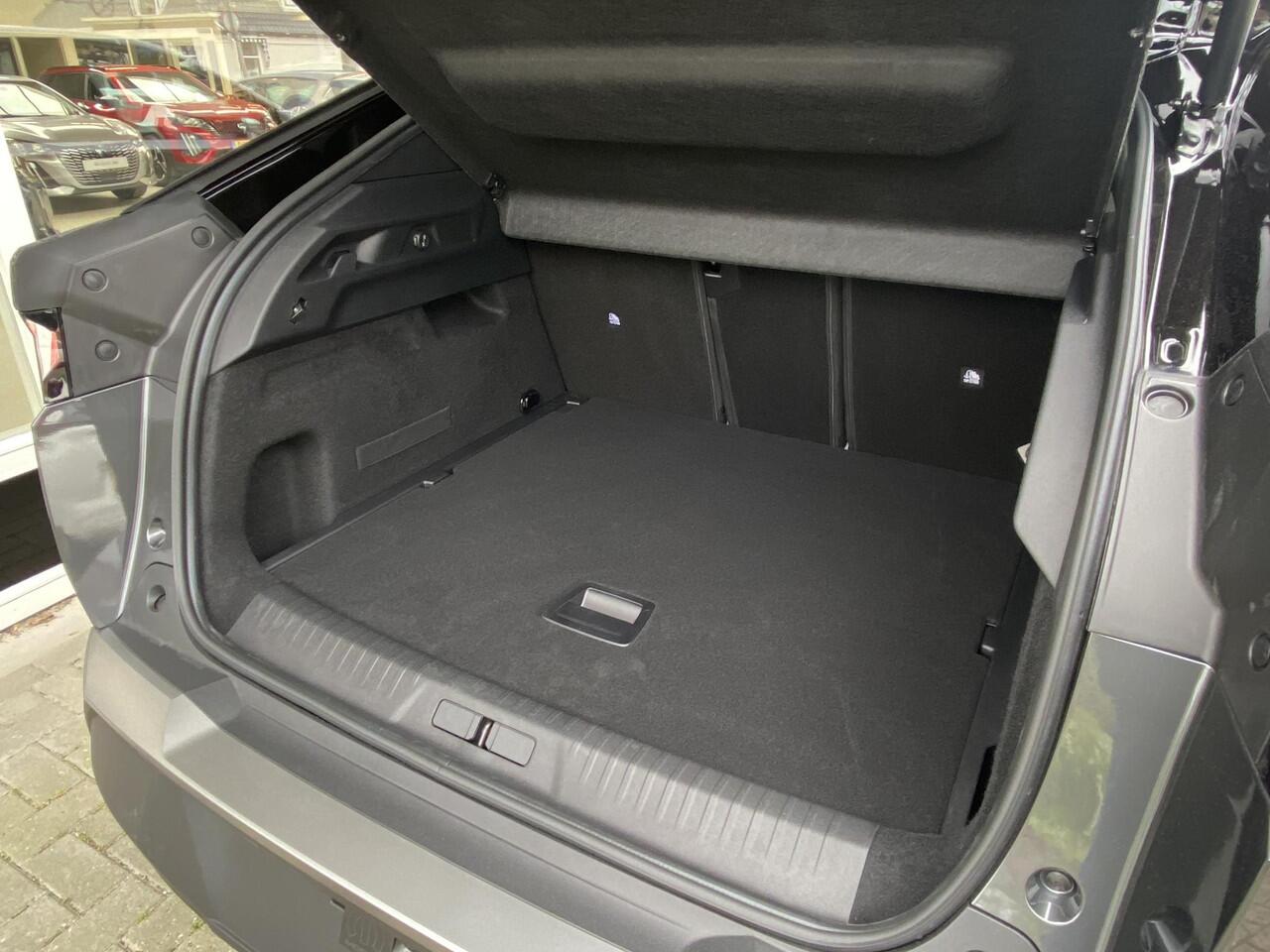 Peugeot 3008 Hybrid 136 GT | NIEUW | 8 JAAR GARANTIE | Trekhaak | Alcantara Interieur | Memoryfunctie op stoel | Camera V+A | Elektr. achterklep