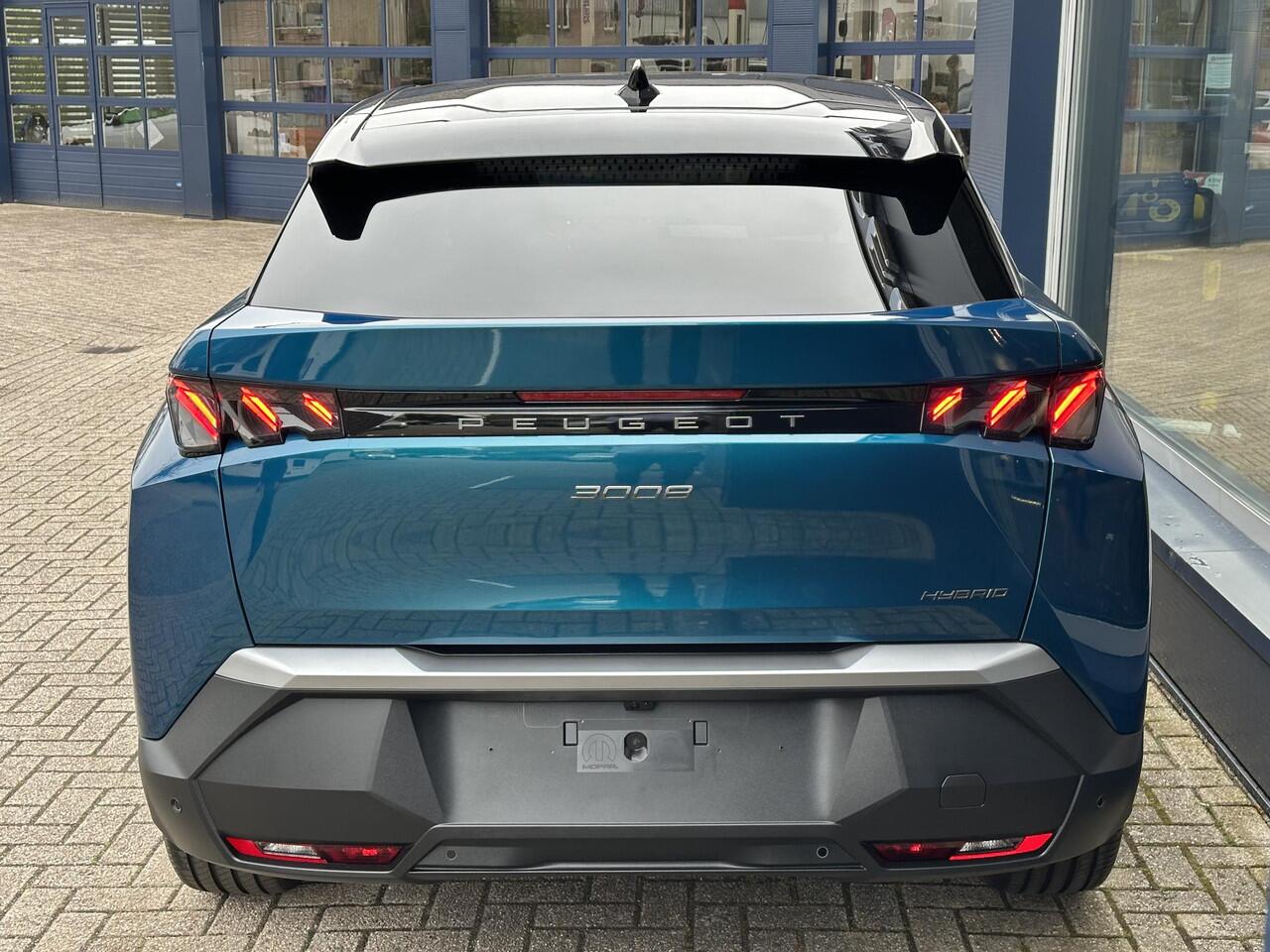 Peugeot 3008 1.2 Hybrid 145 PK GT Automaat ¤ 8000,- DEMO VOORDEEL | Alcantara Stoelen | Panorama Navigatie | 360 Vision Camera | Dode Hoek Signalering | Elektrische Kofferklep | Keyless Entry | Full LED Verlichting | Stoelverwarming | 19" Lichtmetalen Velgen |