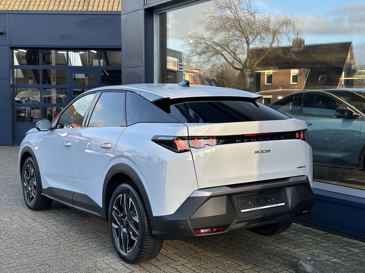 Peugeot 3008 1.2 Hybrid 145 PK Allure ¤ 8000,- DEMO VOORDEEL | Bouwjaar 2025 | Automaat | AGR Stoelen met verwarming | Panorama Navigatie | Keyless Entry | Stoel & Stuur Verwarming | 360 Graden Camera | Dodehoek detectie | Climate Control | LED Verlichting | 19 Inch L
