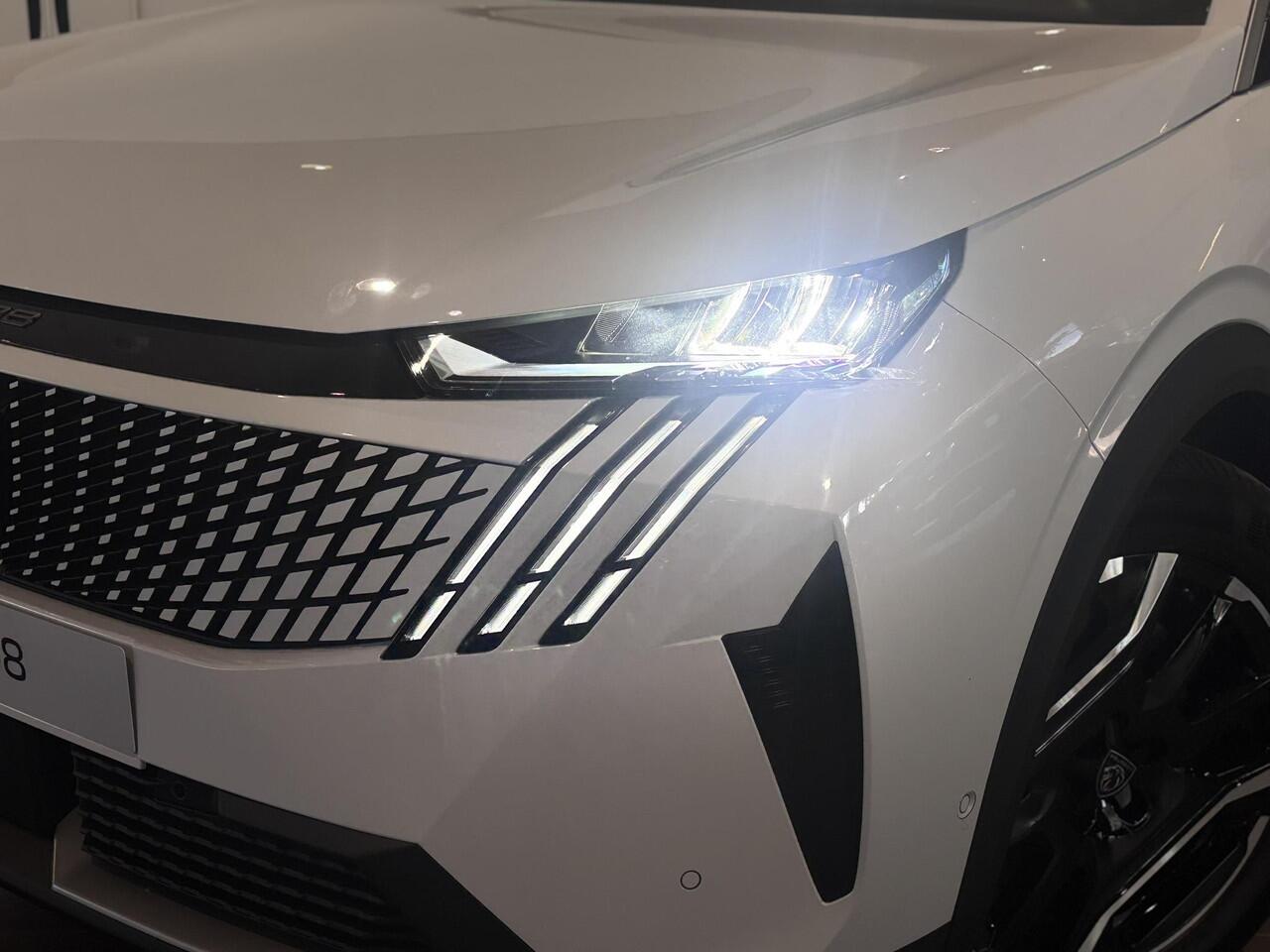 Peugeot 3008 e-3008 Allure Avantage 73kWh 210pk | TREKHAAK | 360° CAMERA | ADAPTIVE CRUISE | KEYLESS | I-TOGGELS | 21" DISPLAY |