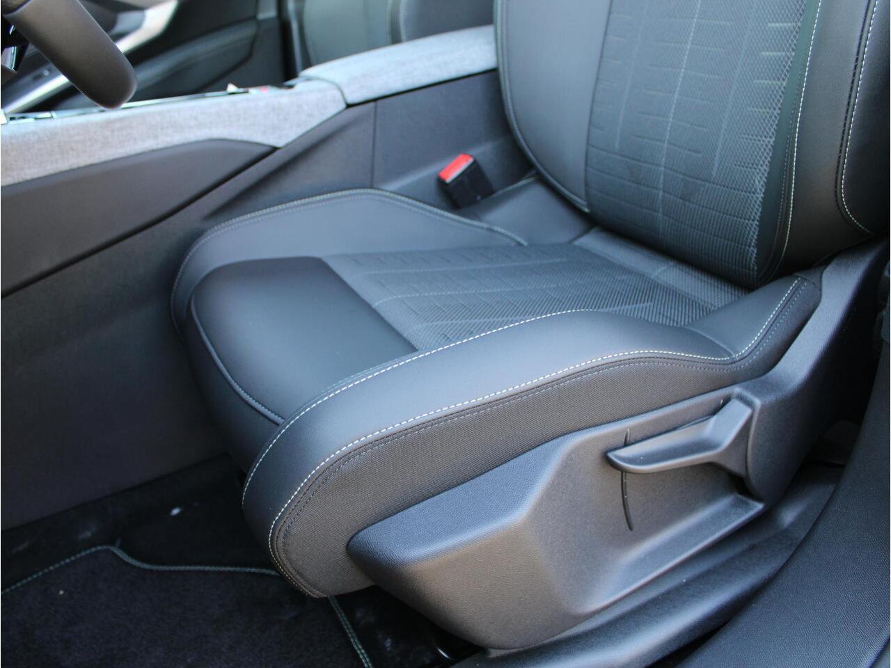 Peugeot 3008 1.2 Hybrid 145 GT VOORRAAD KORTING