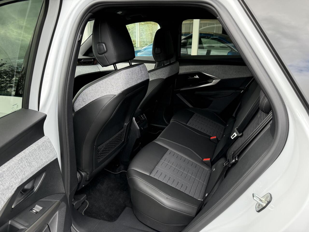 Peugeot 3008 1.2 Hybrid 145 GT | Stoel & Stuur Verwarming | Elektrische Achterklep | Navigatie | Adaptive Cruise Control | Apple Car Play/Android Auto |