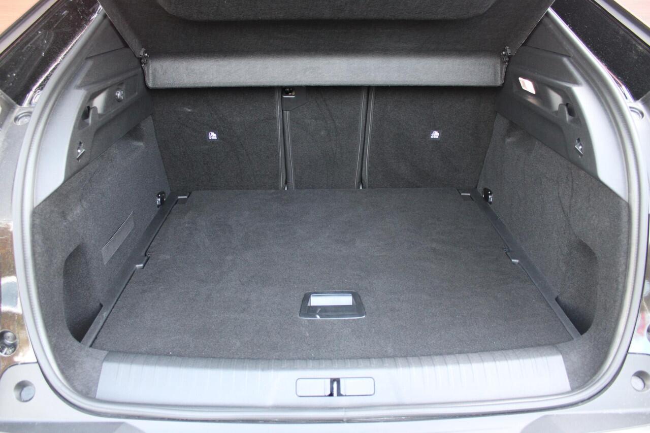 Peugeot 3008 1.2 Hybrid 145PK GT | ELEKTRISCH BEDIENBARE ACHTERKLEP | NAVIGATIE | DRAADLOZE APPLE CARPLAY/ANDROID AUTO | SFEER VERLICHTING | ACHTERUITRIJ CAMERA | PARKEERSENSOREN VOOR EN ACHTER | FULL LED KOPLAMPEN | KEYLESS ENTRY/START | ADAPTIVE CRUISE CONTROL | STO