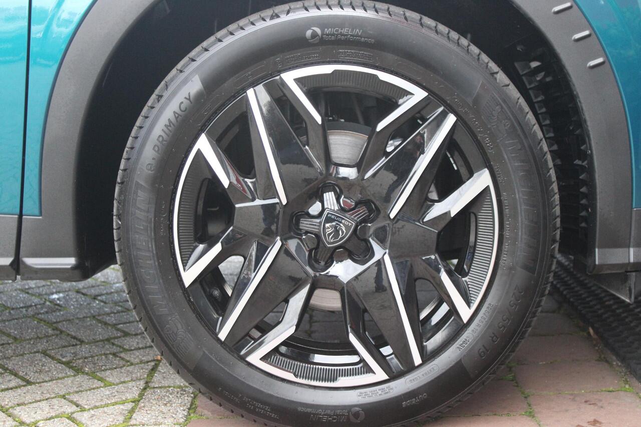 Peugeot 3008 1.2 Hybrid 145PK GT | ELEKTRISCH BEDIENBARE ACHTERKLEP | NAVIGATIE | DRAADLOZE APPLE CARPLAY/ANDROID AUTO | SFEER VERLICHTING | ACHTERUITRIJ CAMERA | PARKEERSENSOREN VOOR EN ACHTER | FULL LED KOPLAMPEN | KEYLESS ENTRY/START | ADAPTIVE CRUISE CONTROL | STO