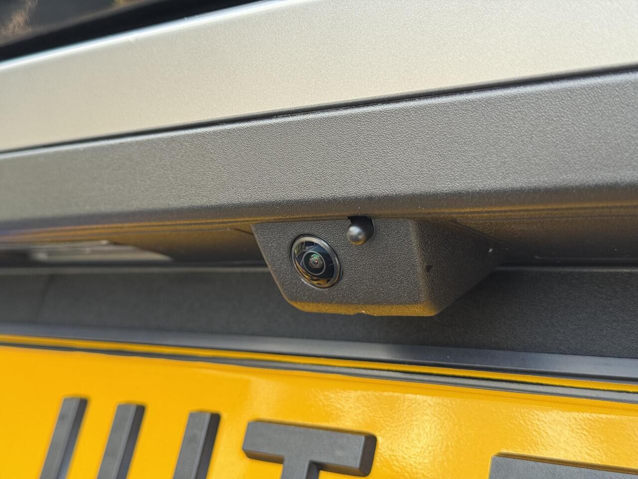 Peugeot 3008 GT 1.2 Hybrid 136PK e-DCS6 Automaat Navigatie, Achteruitrijcamera, Keyless, Stoel & Stuurwielverwarming, Adaptieve Cruise Control