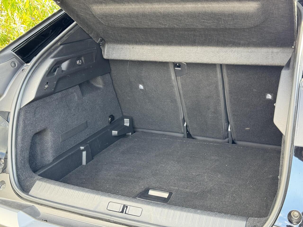 Peugeot 3008 GT 1.2 Hybrid 136PK e-DCS6 Automaat Navigatie, Achteruitrijcamera, Keyless, Stoel & Stuurwielverwarming, Adaptieve Cruise Control