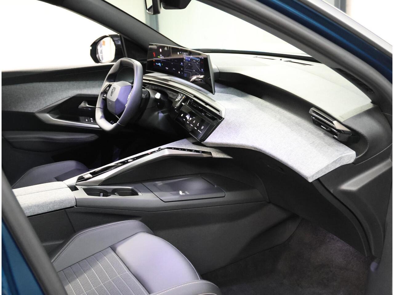 Peugeot 3008 e-3008 Allure Avantage 210PK 73 kWh | 1ste eigenaar | AUTOMAAT | AppleCarPlay/AndroidAuto | Adaptive Cruise Control | Camera | Sfeerverlichting | Virt.Cockpit | Keyless | Isofix | Privacy Glass | Parkeersensoren |