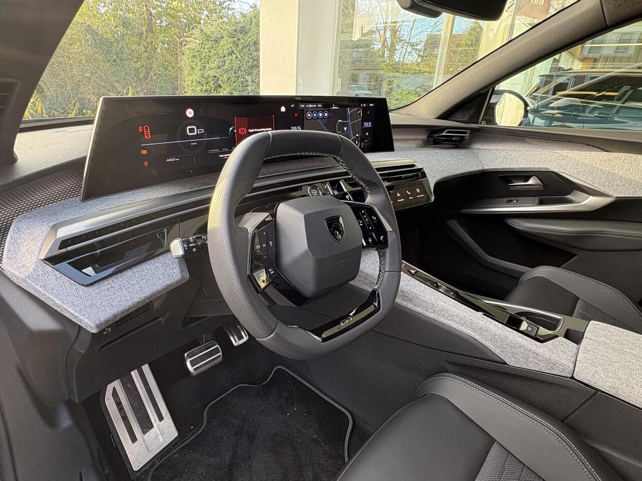 Peugeot 3008 1.2 Hybrid 145 GT | Elektr. achterklep | Stoel- & stuurverwarming | Keyless Entry | Adaptieve Cruise Control | Navigatie | Achteruitrijcamera