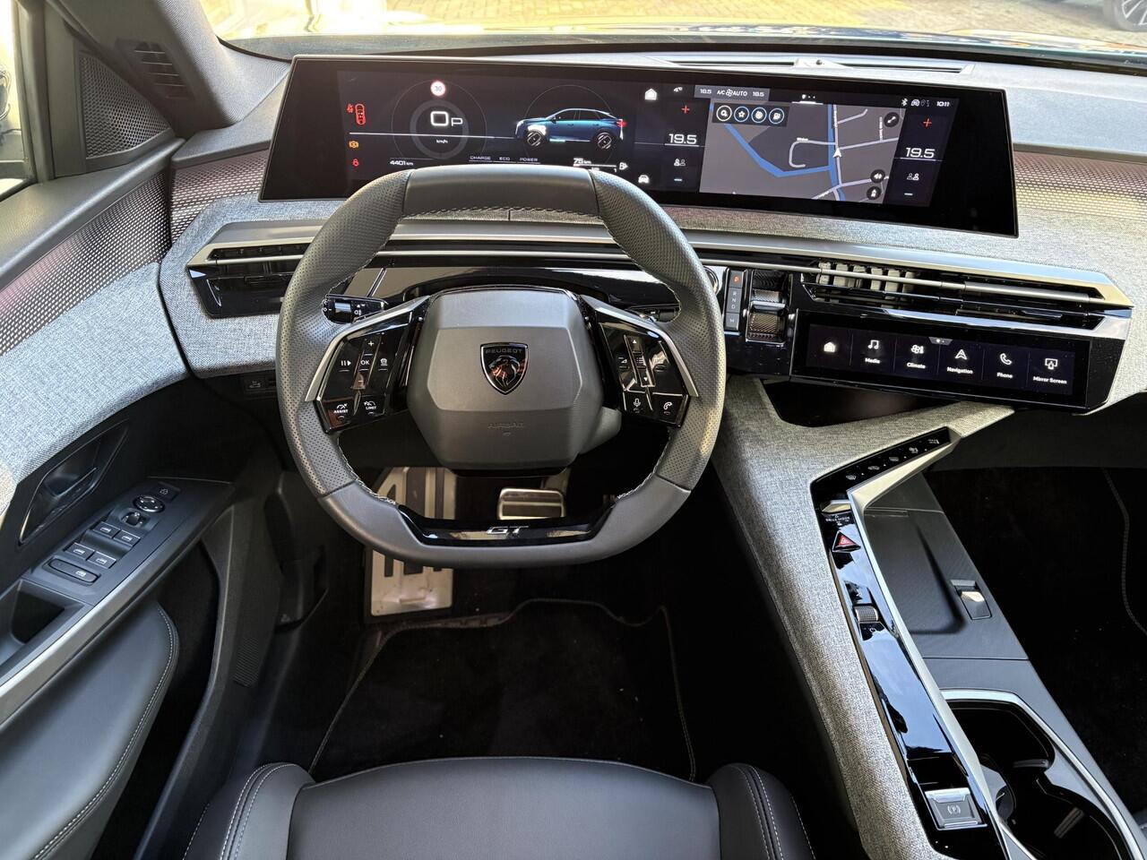 Peugeot 3008 1.2 Hybrid 145 GT | Elektr. achterklep | Stoel- & stuurverwarming | Keyless Entry | Adaptieve Cruise Control | Navigatie | Achteruitrijcamera