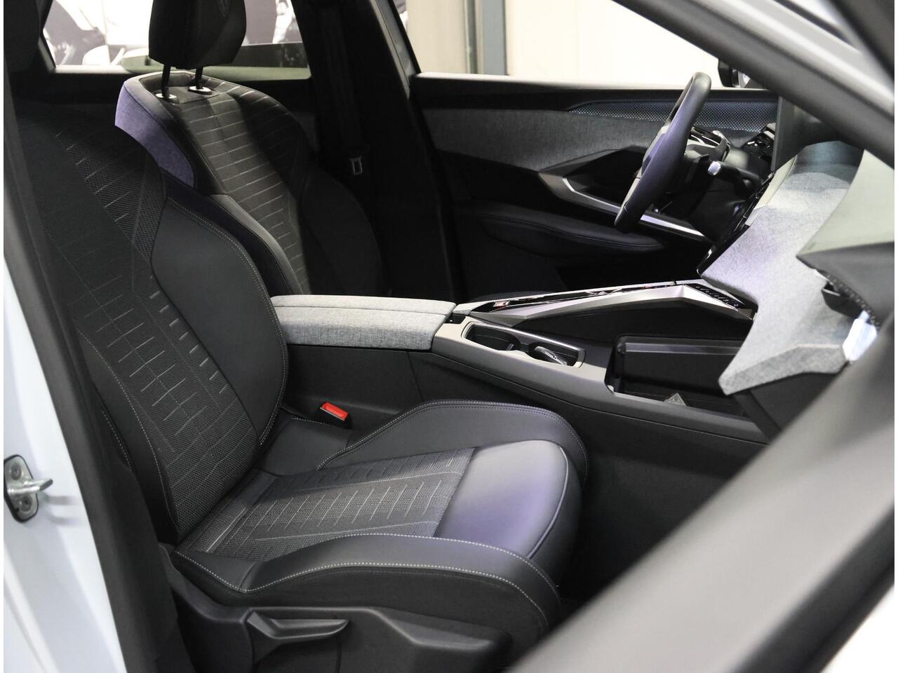 Peugeot 3008 1.2 Hybrid 136PK GT | 1ste eigenaar | AUTOMAAT | AppleCarPlay/AndroidAuto | Adaptive Cruise Control | Stoel/Stuurverwarming | Camera | Alcantara/Leer | Sfeerverlichting | Virt.Cockpit | Keyless | Isofix | Privacy Glass | Parkeersensoren | Electrische acht