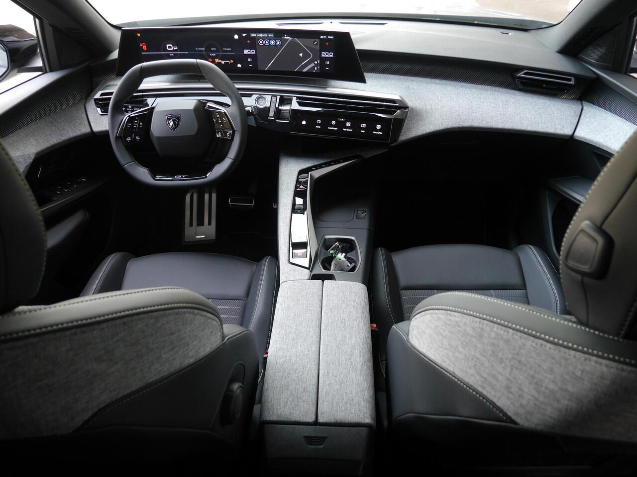 Peugeot 3008 1.2 Hybrid 136 GT | DEMO | Nieuwe auto | Rondom camera | Dodehoekdetectie | Sfeerverlichting | Keyless entry & start | 19 inch Lichtmetalen velgen | Navigatie | Parkeersensoren voor en achter