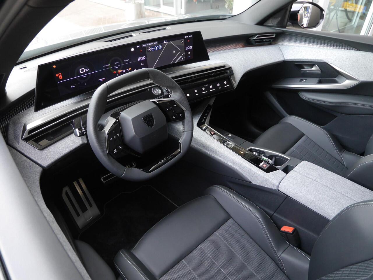 Peugeot 3008 1.2 Hybrid 136 GT | DEMO | Nieuwe auto | Rondom camera | Dodehoekdetectie | Sfeerverlichting | Keyless entry & start | 19 inch Lichtmetalen velgen | Navigatie | Parkeersensoren voor en achter