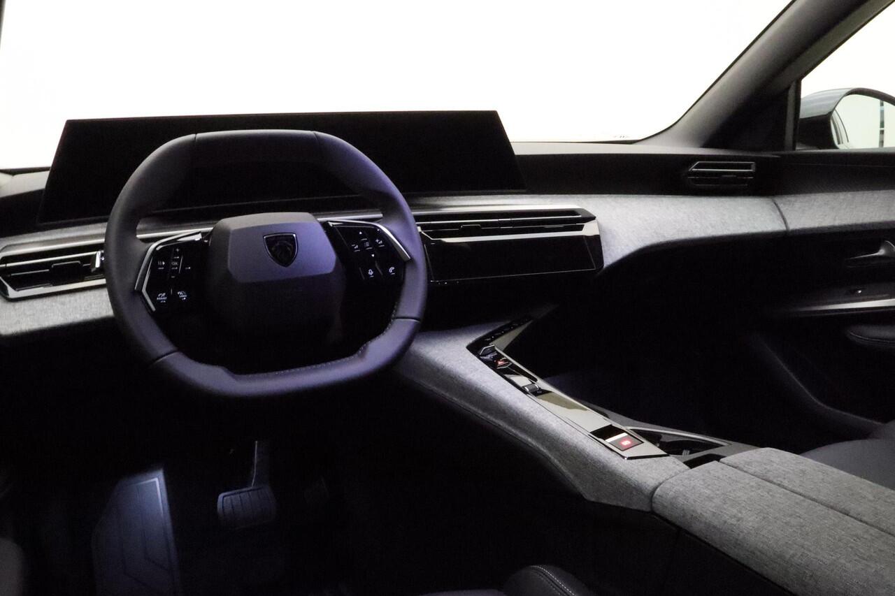 Peugeot 3008 1.6 plug-in Hybrid Allure 195 Pk | 97KM WLTP Elektrisch Rijden | DEMO | Stoel Verwarming | Navigatie | Cruise Control | Climate Control