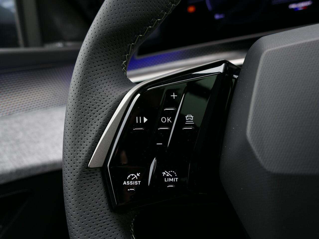 Peugeot 3008 1.2 Hybrid 145 GT | 360° Camera | Panorama dak | Alcantara pakket | Massage | Matrix LED | Afneembare trekhaak | FOCAL Hi-Fi | Stoelverwarming voor + achter | Adaptive Cruise Control | VOL opties!