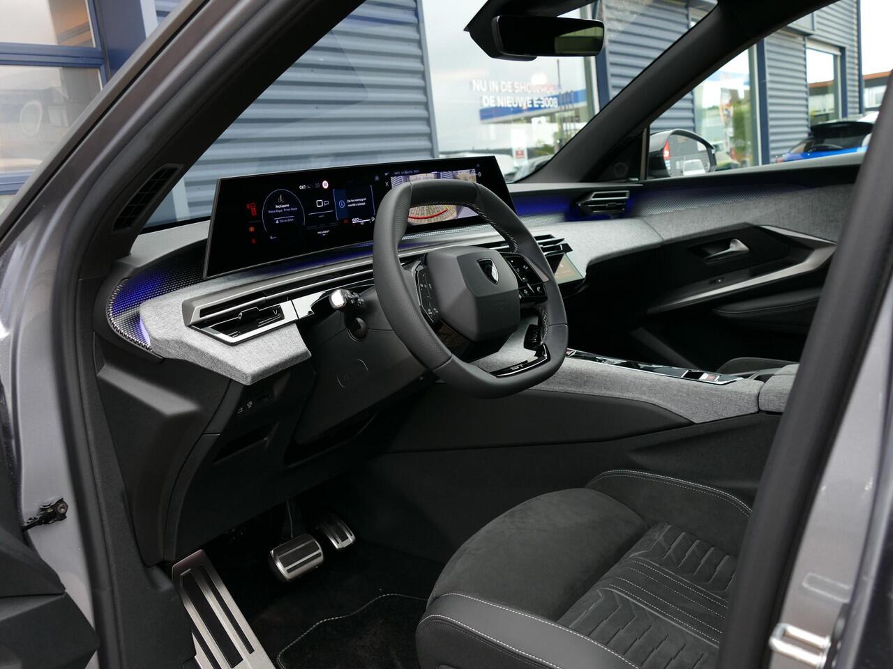 Peugeot 3008 1.2 Hybrid 145 GT | 360° Camera | Panorama dak | Alcantara pakket | Massage | Matrix LED | Afneembare trekhaak | FOCAL Hi-Fi | Stoelverwarming voor + achter | Adaptive Cruise Control | VOL opties!