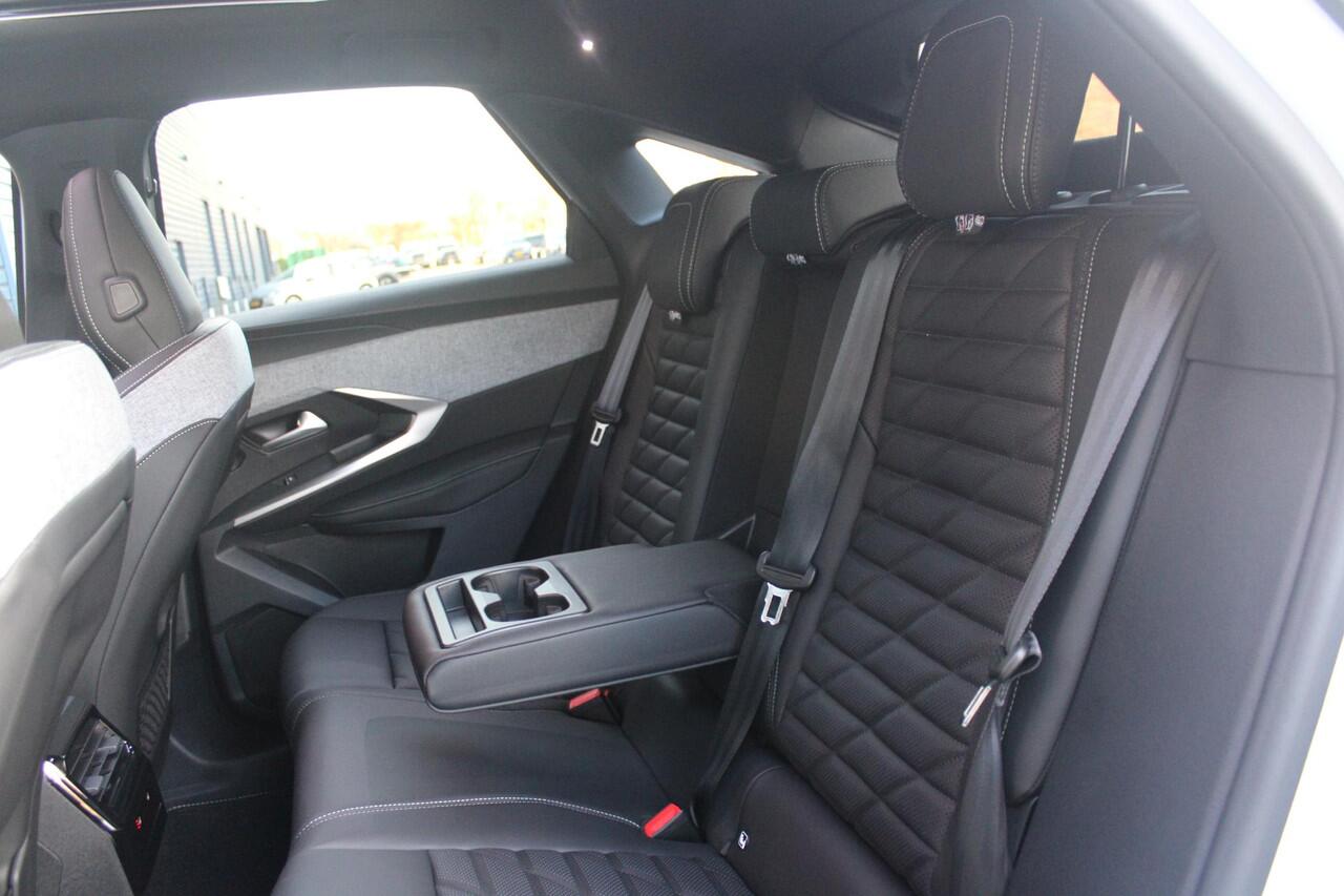 Peugeot 3008 e-3008 GT 325PK LAUNCH EDITION DUAL MOTOR 73KWH | PANORAMISCH SCHUIF / KANTELDAK | PREMIUM HIFI FOCAL | LEDEREN BEKLEDING NAPPA | ELEKTRISCH VERSTELBARE VOOR STOELEN, MET GEHEUGENFUNCTIE OP BESTUURDERSSTOEL | STOEL VERWARMING | STOEL MASAGE | STOEL VENTIL