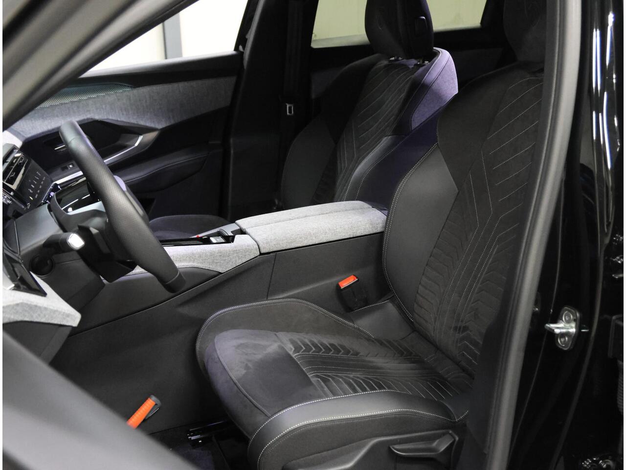 Peugeot 3008 e-3008 GT Avantage 210PK 73 kWh | 1ste eigenaar | AUTOMAAT | AppleCarPlay/AndroidAuto | Adaptive Cruise Control | Stoel/Stuurverwarming | Trekhaak | Camera | Alcantara/Leer | Sfeerverlichting | Virt.Cockpit | Keyless | Isofix | Privacy Glass | Parkeersens