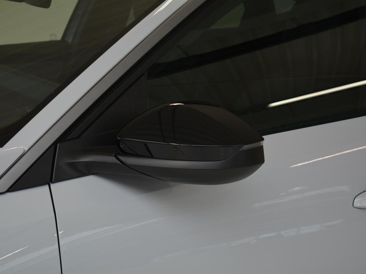 Peugeot 3008 e-3008 Allure 73 kWh Avantage | Navigatie | Carplay | Camera