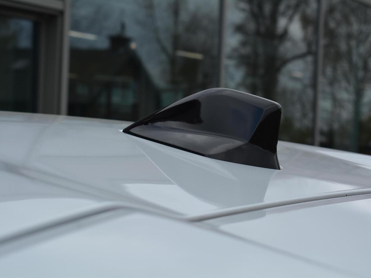 Peugeot 3008 e-3008 Allure 73 kWh Avantage | Navigatie | Carplay | Camera