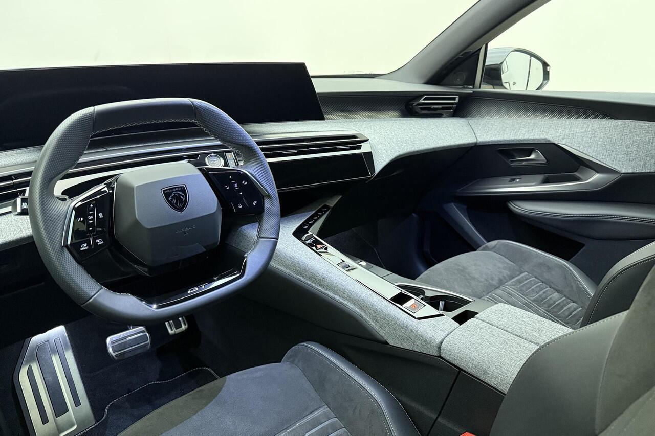 Peugeot 3008 e-3008 GT Avantage 210 73 kWh | Panoramic Navigation | WLTP range 525km | elektrische achterklep | stoel en stuurverwarming
