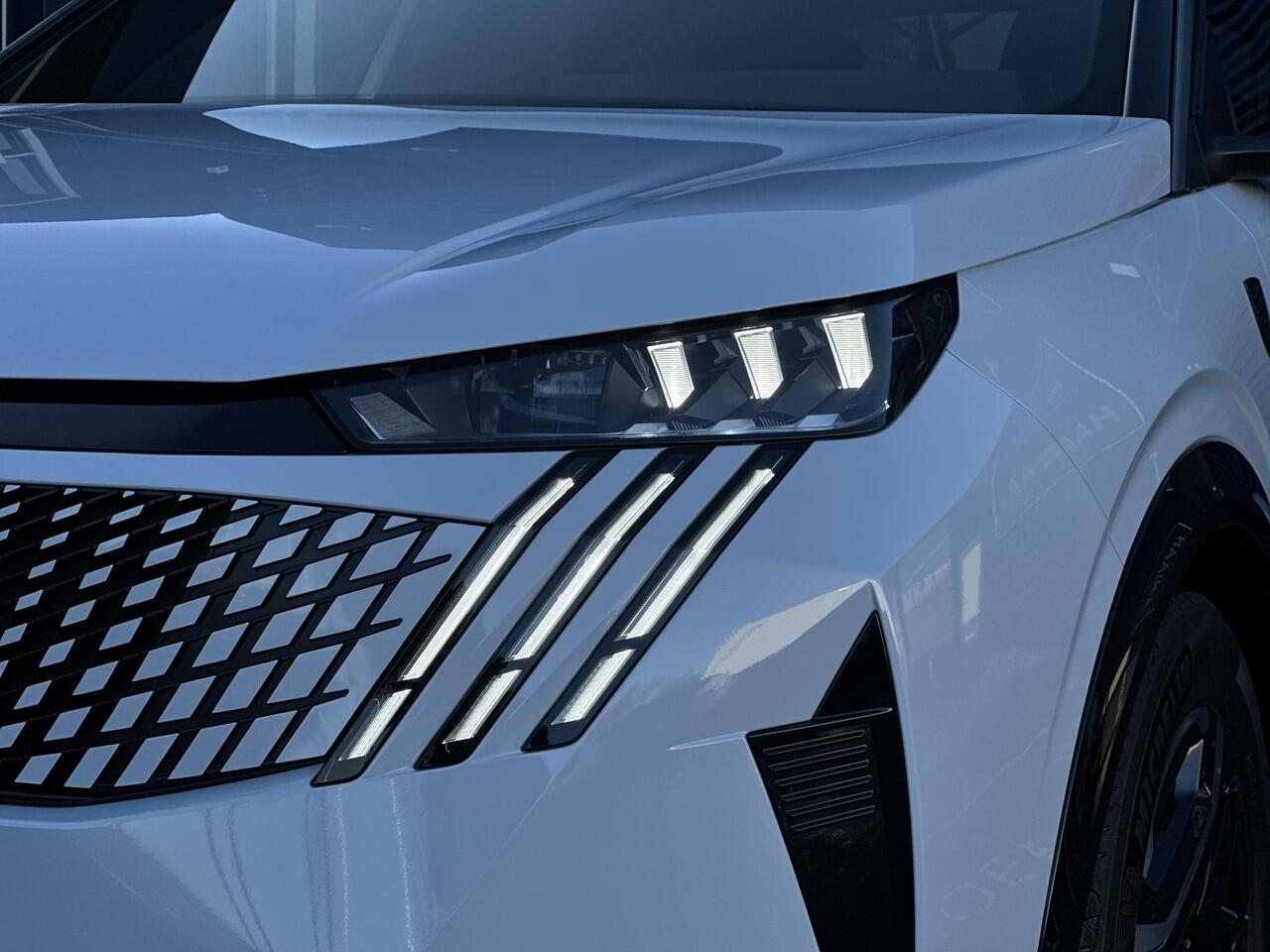 Peugeot 3008 e-3008 GT Avantage 210 73 kWh | Adaptive Cruise Control | Stoelmassage/-verwarming | Parkeercamera/-sensoren | Draadloze telefoonlader | Full LED | Panoramadak | Apple Carplay/Android Auto | Alcantara | Elektrische stoelverstelling | Elektrische kofferkle