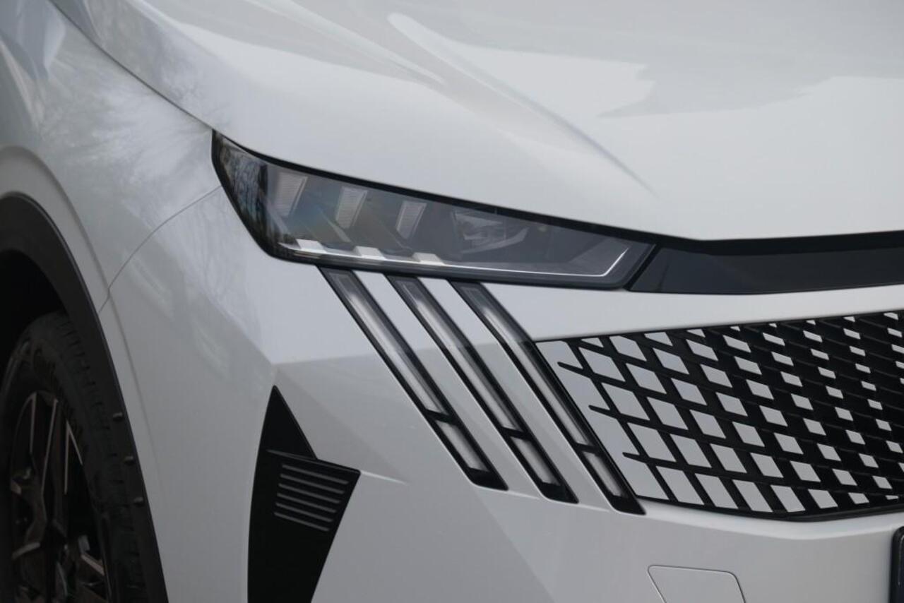 Peugeot 3008 1.2 Hybrid 145pk e-DCS6 GT | Navi | App Connect | Adaptive Cruise | Camera | Panoramadak | FOCAL® Audio | Elektrische Achterklep | Winter Pakket