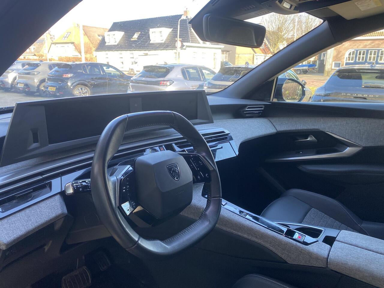 Peugeot 3008 1.2 Hybrid 145 Allure | Automaat | Achteruitrij camera | Apple carplay | Electronic climate controle | Parkeersensoren achter |