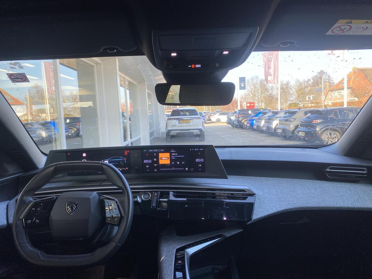 Peugeot 3008 1.2 Hybrid 145 Allure | Automaat | Achteruitrij camera | Apple carplay | Electronic climate controle | Parkeersensoren achter |