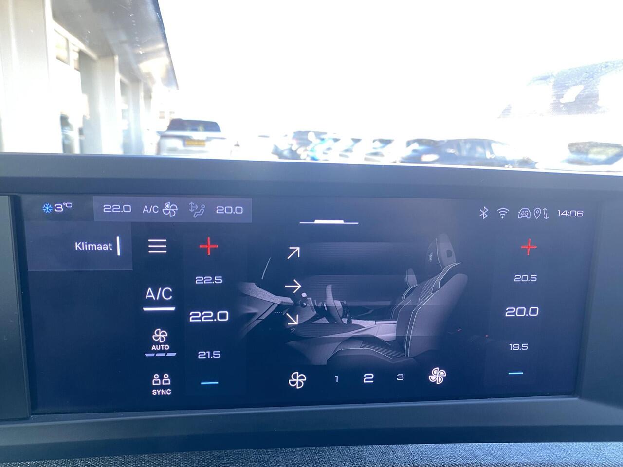 Peugeot 3008 1.2 Hybrid 145 Allure | Automaat | Achteruitrij camera | Apple carplay | Electronic climate controle | Parkeersensoren achter |