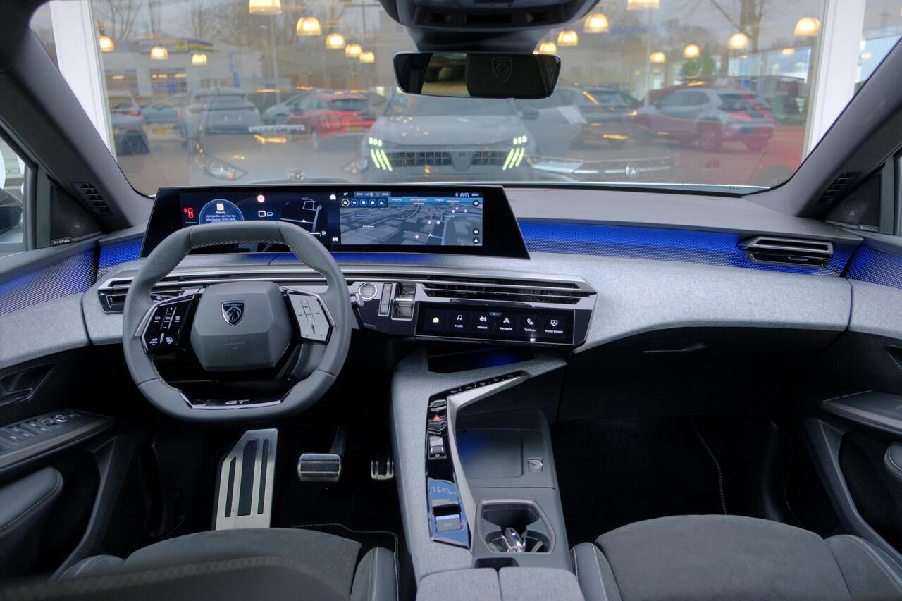 Peugeot 3008 1.2 Hybrid 145pk e-DCS6 GT | Navi | App Connect | Adaptive Cruise | Camera | Panoramadak | FOCAL® Audio | Elektrische Achterklep | Winter Pakket