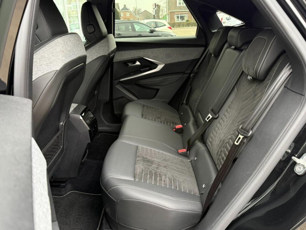 Peugeot 3008 1.2 Hybrid 136 GT Automaat I Alcantara I Memory I 360 Camera I Winterpakket