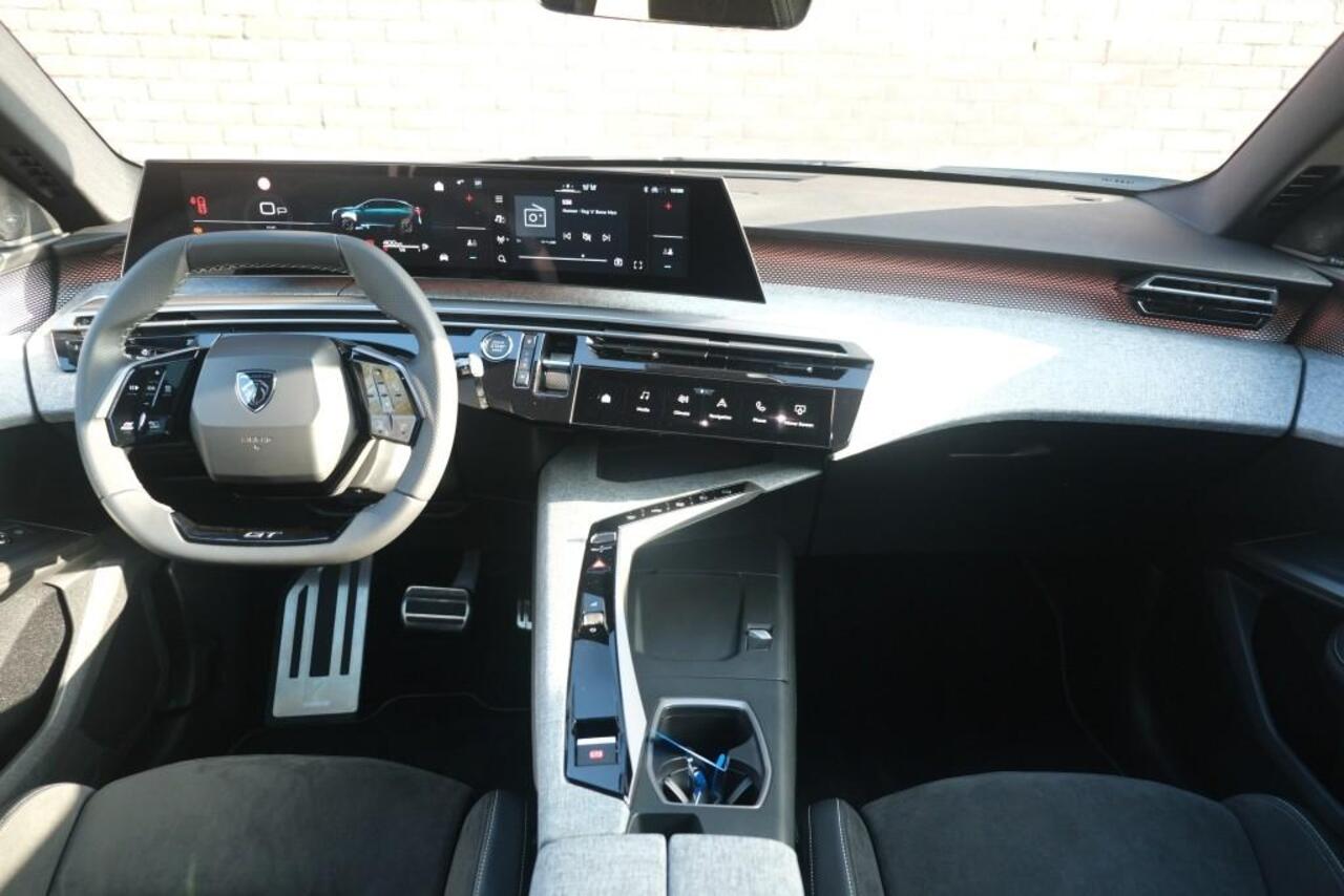 Peugeot 3008 1.2 Hybrid 145pk e-DCS6 GT | Navi | App Connect | Adaptive Cruise | Camera | Panoramadak | FOCAL® Audio | Elektrische Achterklep | Winter Pakket