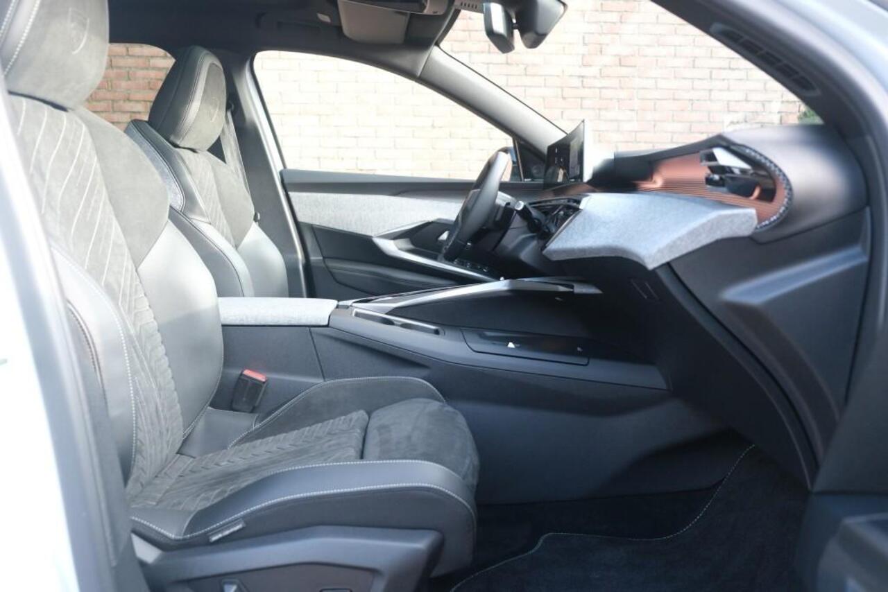 Peugeot 3008 1.2 Hybrid 145pk e-DCS6 GT | Navi | App Connect | Adaptive Cruise | Camera | Panoramadak | FOCAL® Audio | Elektrische Achterklep | Winter Pakket