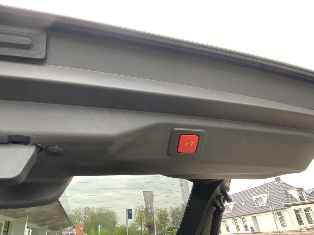 Peugeot 3008 1.2 Hybrid 145 GT | Stoel & Stuur Verwarming | Elektrische Achterklep | Navigatie | Adaptive Cruise Control | Apple Car Play/Android Auto |