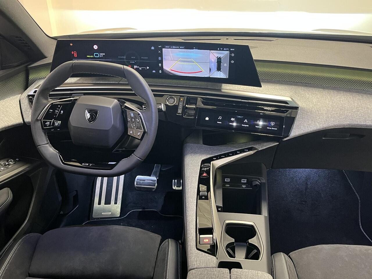 Peugeot 3008 1.6 plug-in Hybrid 195 GT alcantara executive interior, on board charger 7.4KW, 360 vision & drive Assist Pack GT Panoramisch schuifdak