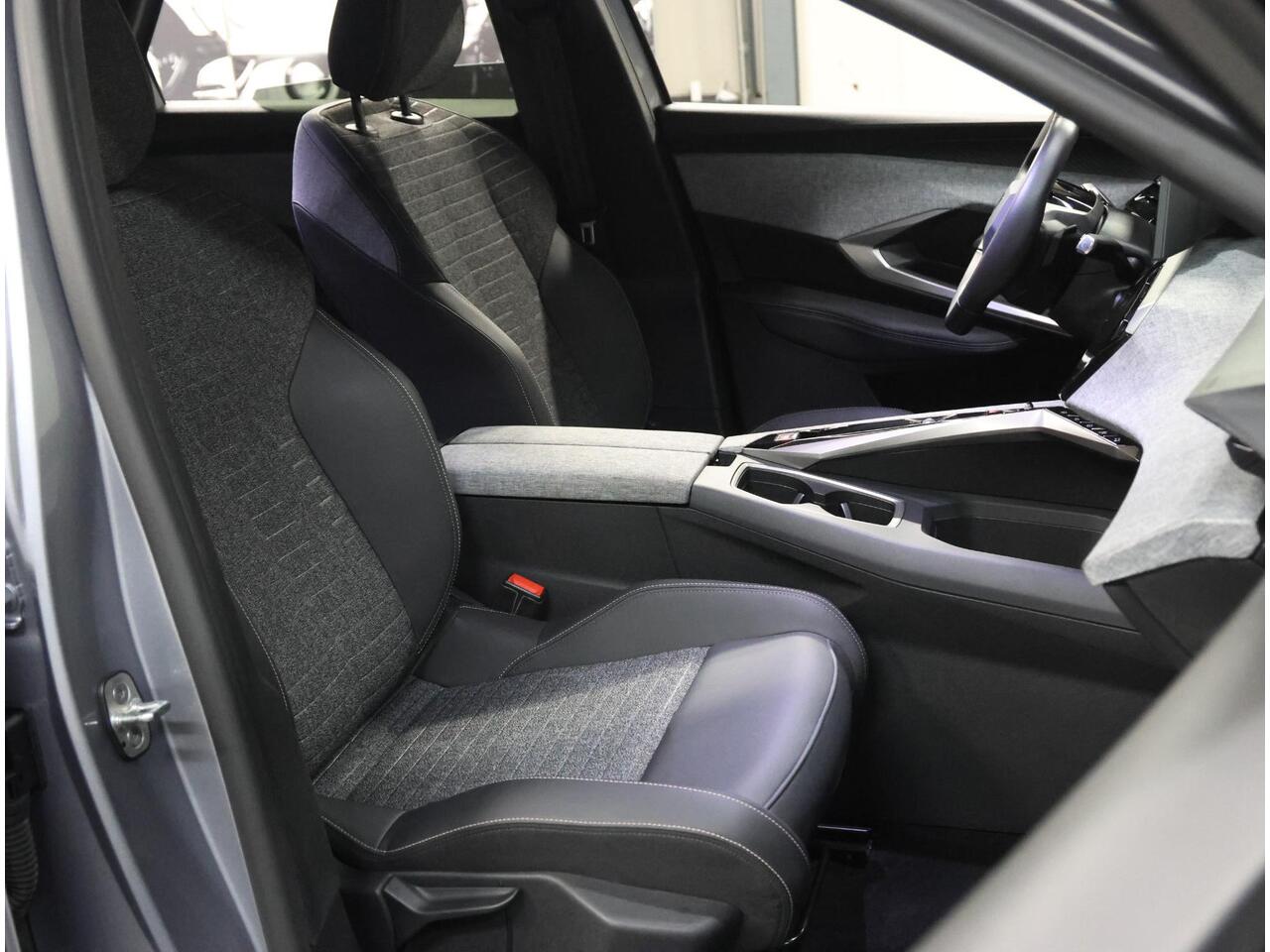 Peugeot 3008 1.2 Hybrid 136PK Allure | 1ste eigenaar | AUTOMAAT | AppleCarPlay/AndroidAuto | Cruise Control | Camera | Virt.Cockpit | Keyless | Isofix | Privacy Glass | Parkeersensoren |